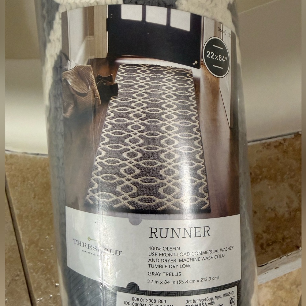 NWT Threshold Gray & White Trellis Runner Rug